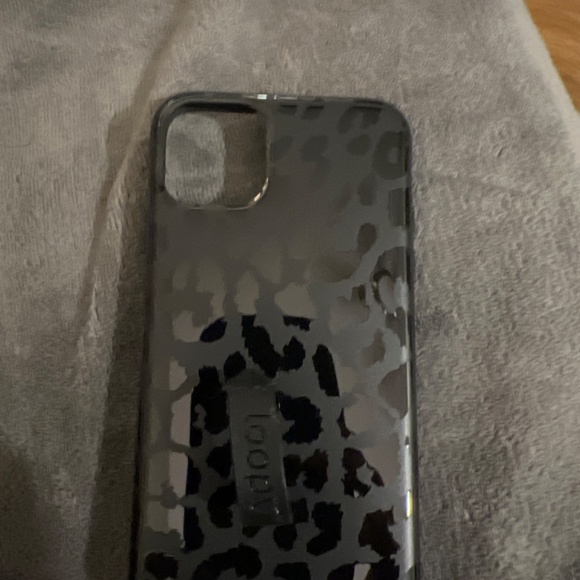 iPhone 11 Pro Max Covers - Picture 12 of 12
